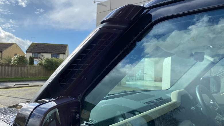 Land Rover Defender 3.0 D250 SE 90 3dr Auto Diesel Estate